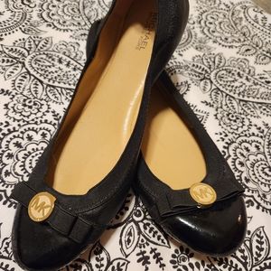 MK ballerina flats